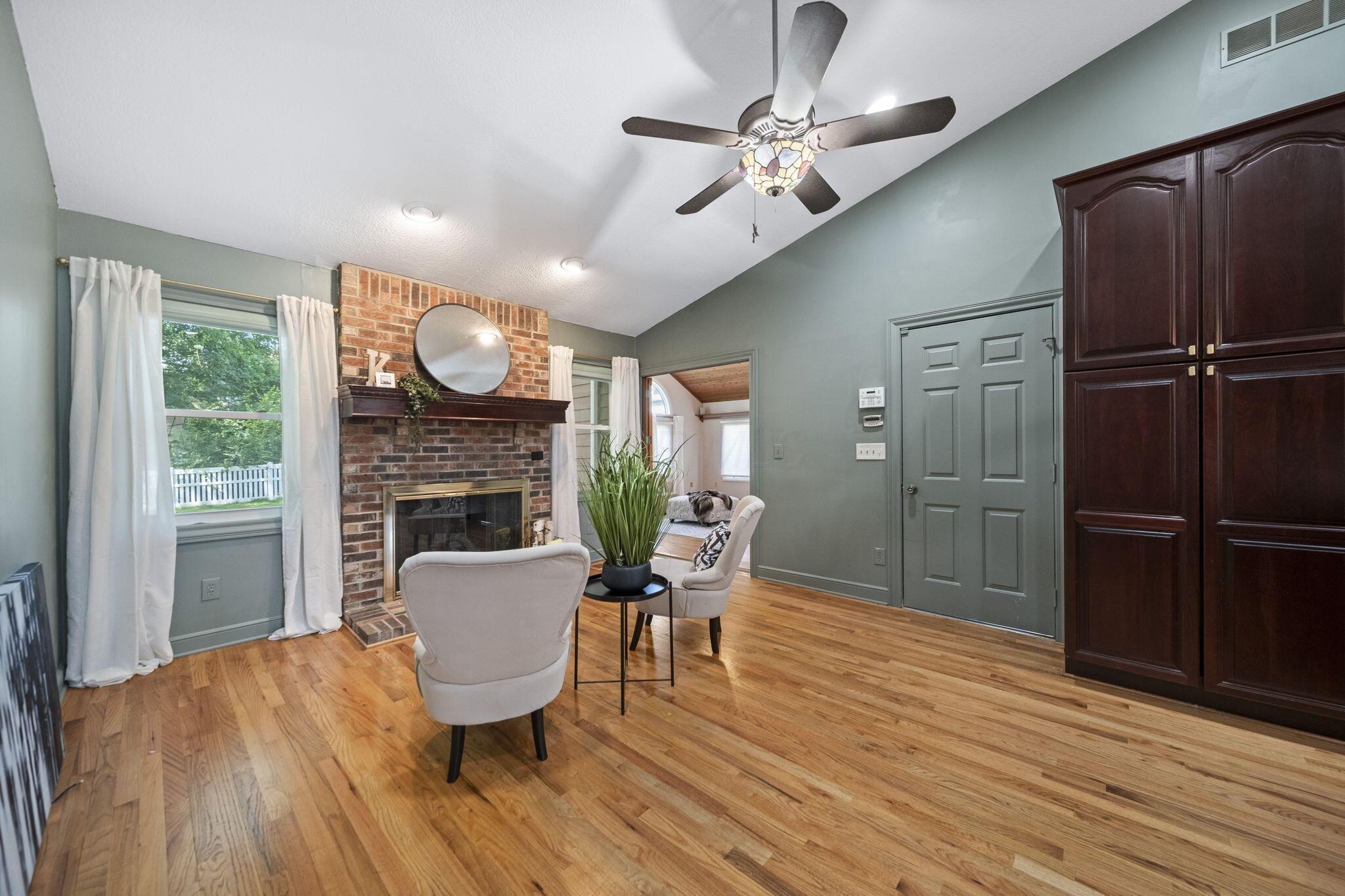 5062 Broadview Road Columbus, OH 43230 - Photo 17 of 45 Family Room
