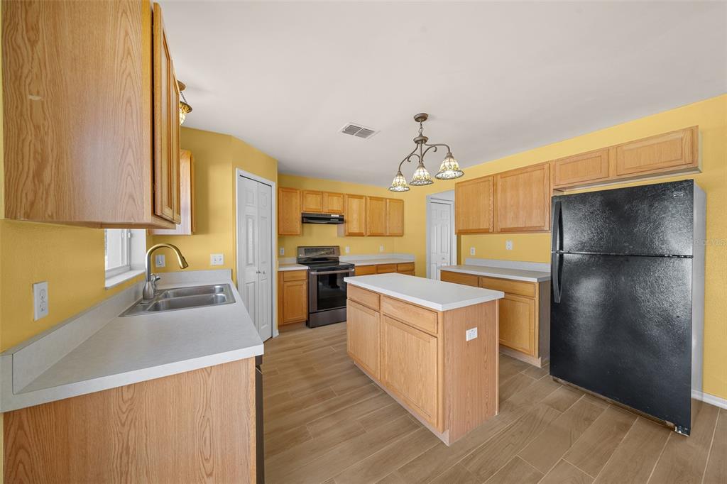 10191 Jordan Street Spring Hill, FL 34608 - Photo 27 of 59 kitchen