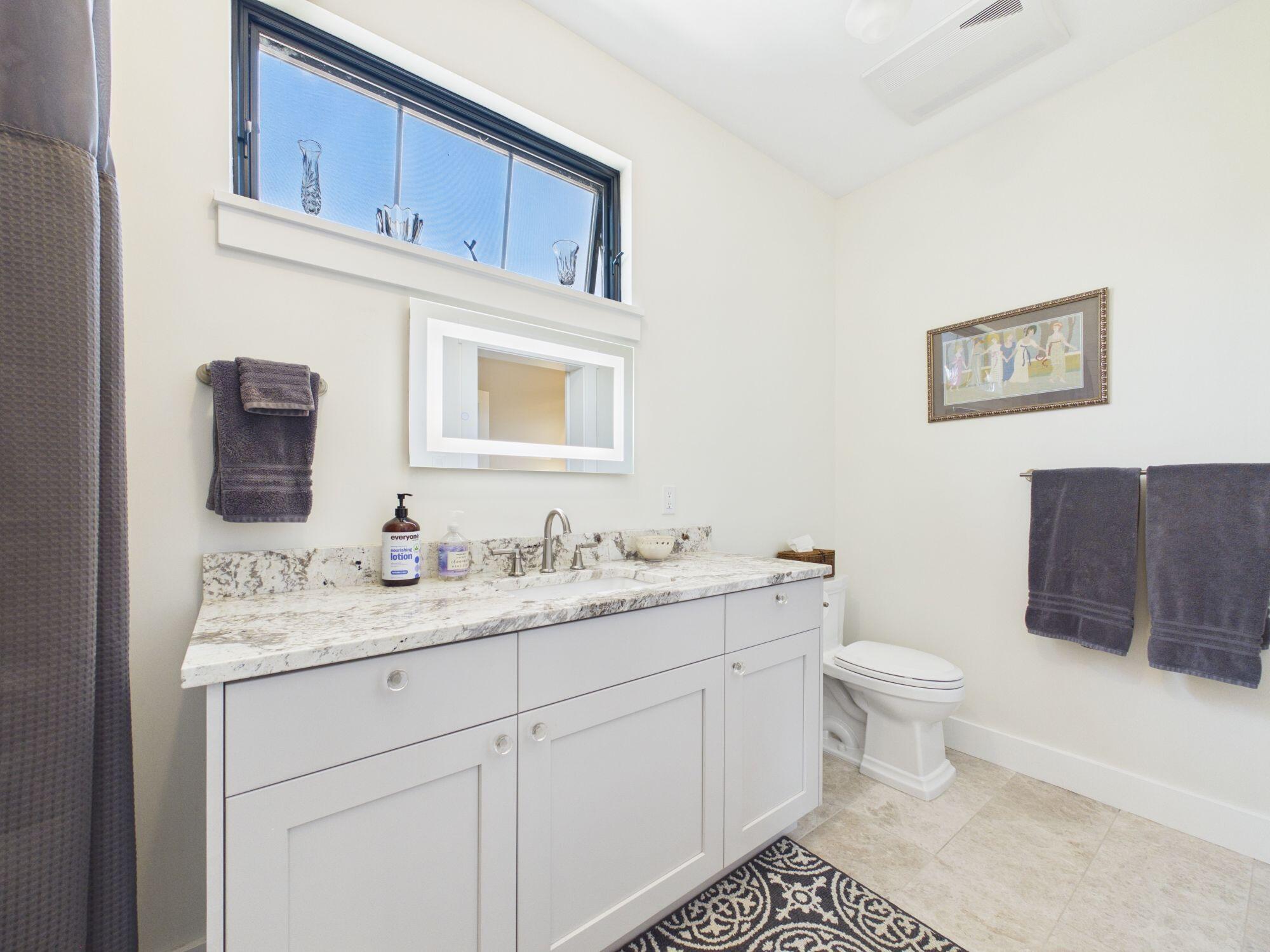 1551 Appaloosa Road Hailey, ID 83333 - Photo 19 of 32 Jack & Jill Bath