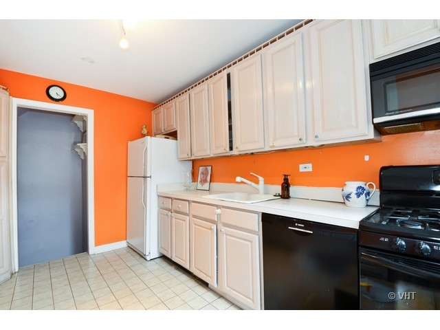 1322 Main Street Evanston, IL 60202 - Photo 3 of 12