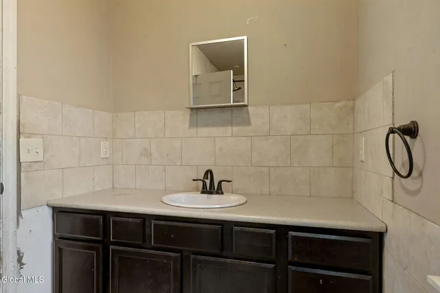 $139,900 | 8 Glebe Street, Johnstown, NY 12095