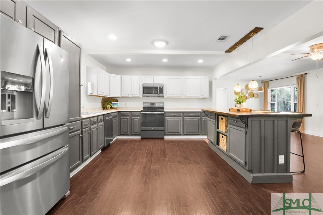 426 Shellie Helmey Road Guyton, GA 31312 - Photo 14 of 41 Country Kitchen