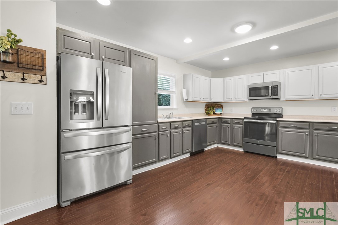 426 Shellie Helmey Road Guyton, GA 31312 - Photo 18 of 41 Stainless Steel Appliances