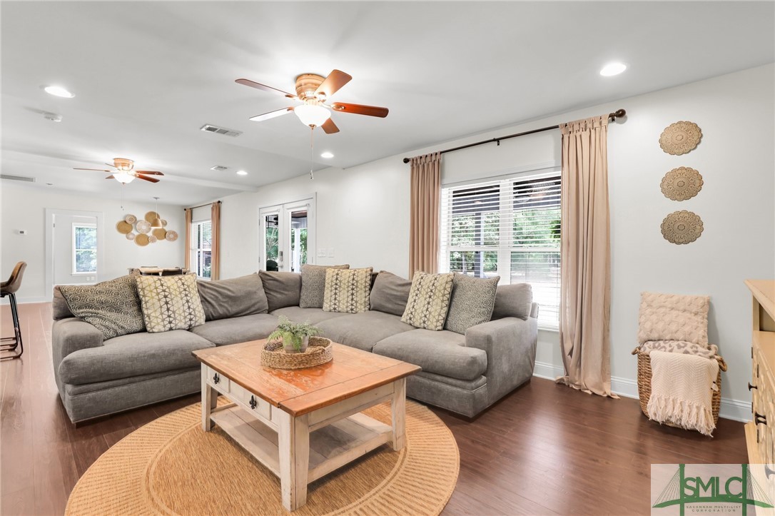 426 Shellie Helmey Road Guyton, GA 31312 - Photo 9 of 41 Living Room