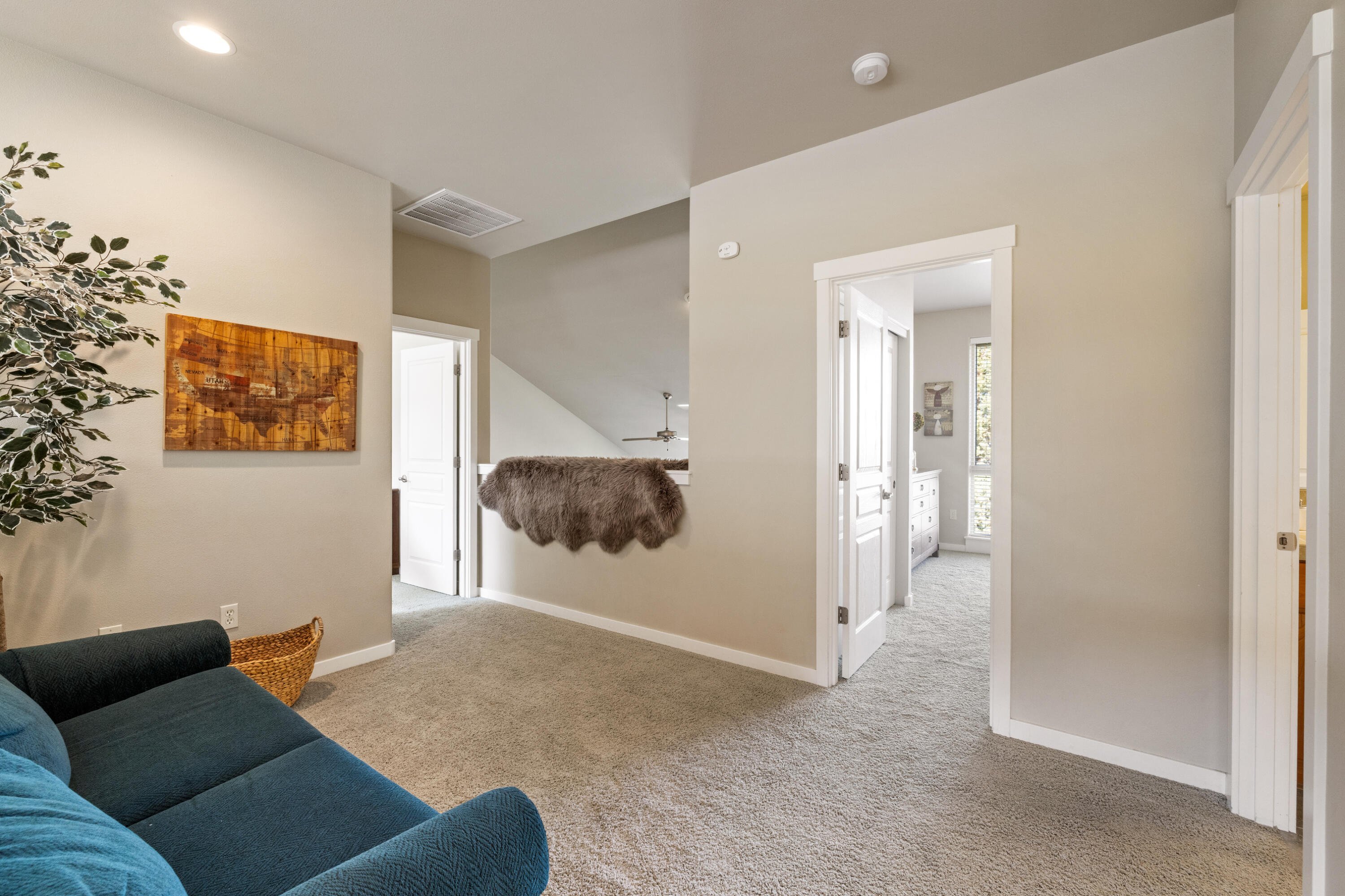 10674 Village Loop Redmond, OR 97756 - Photo 18 of 28 Upstairs Loft
