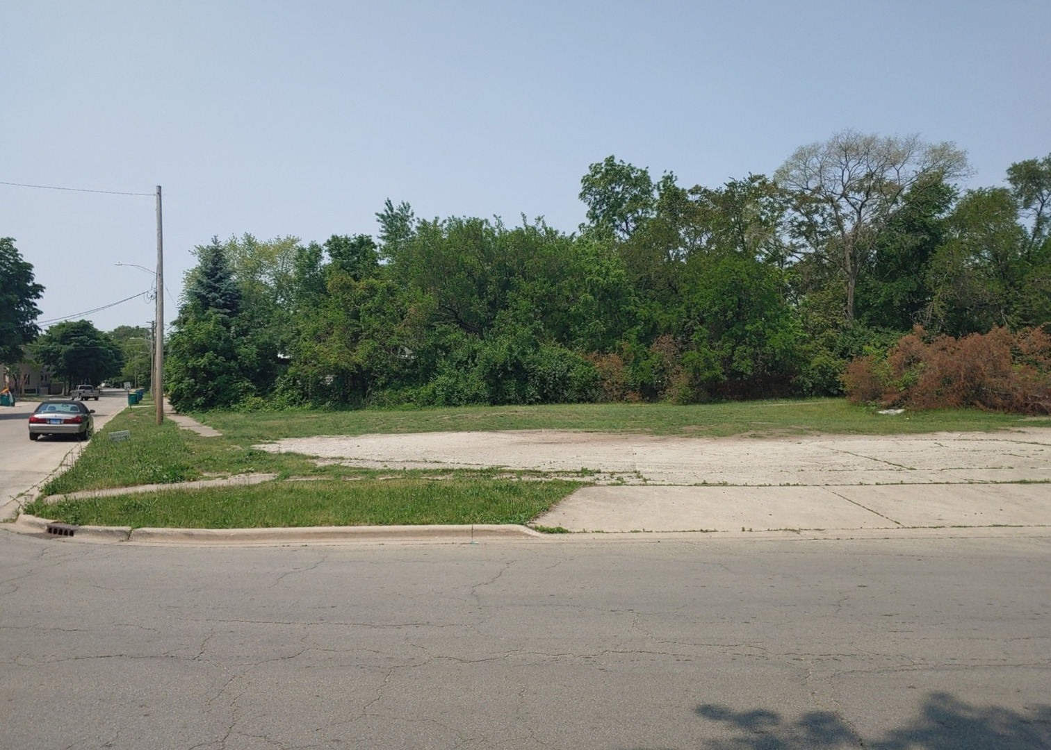 709 Henry Street Joliet, IL 60433 - Photo 2 of 4 a view of street