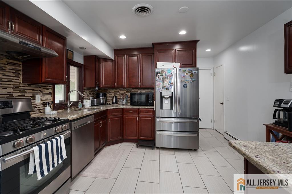 984 New Dover Road Edison, NJ 08820 - Photo 7 of 30
