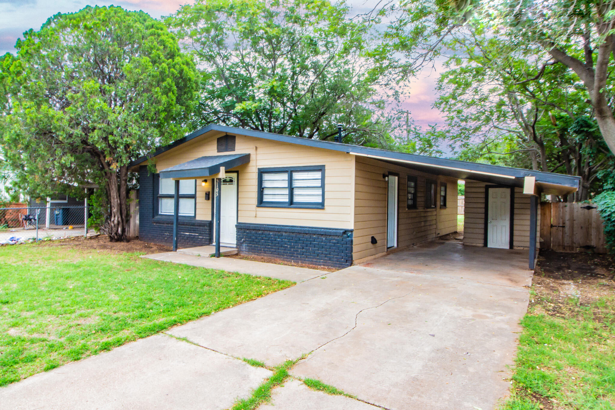 5105 39th Street Lubbock, TX 79414 - Photo 2 of 18 IMG_8815
