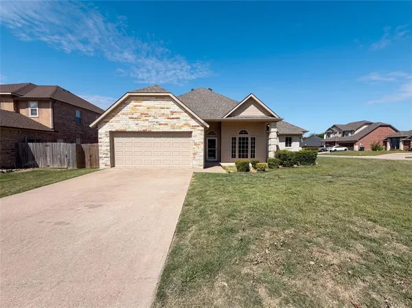 $263,000 | 1602 Summercrest Drive, Cleburne, TX 76033