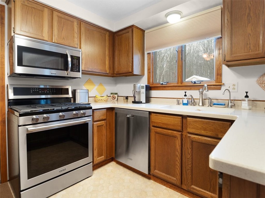 6855 Furnace Road Ontario, NY 14519 - Photo 11 of 50