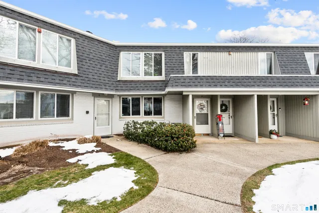 $335,000 | 18 Chapel Street, Unit D, Milford, CT 06460