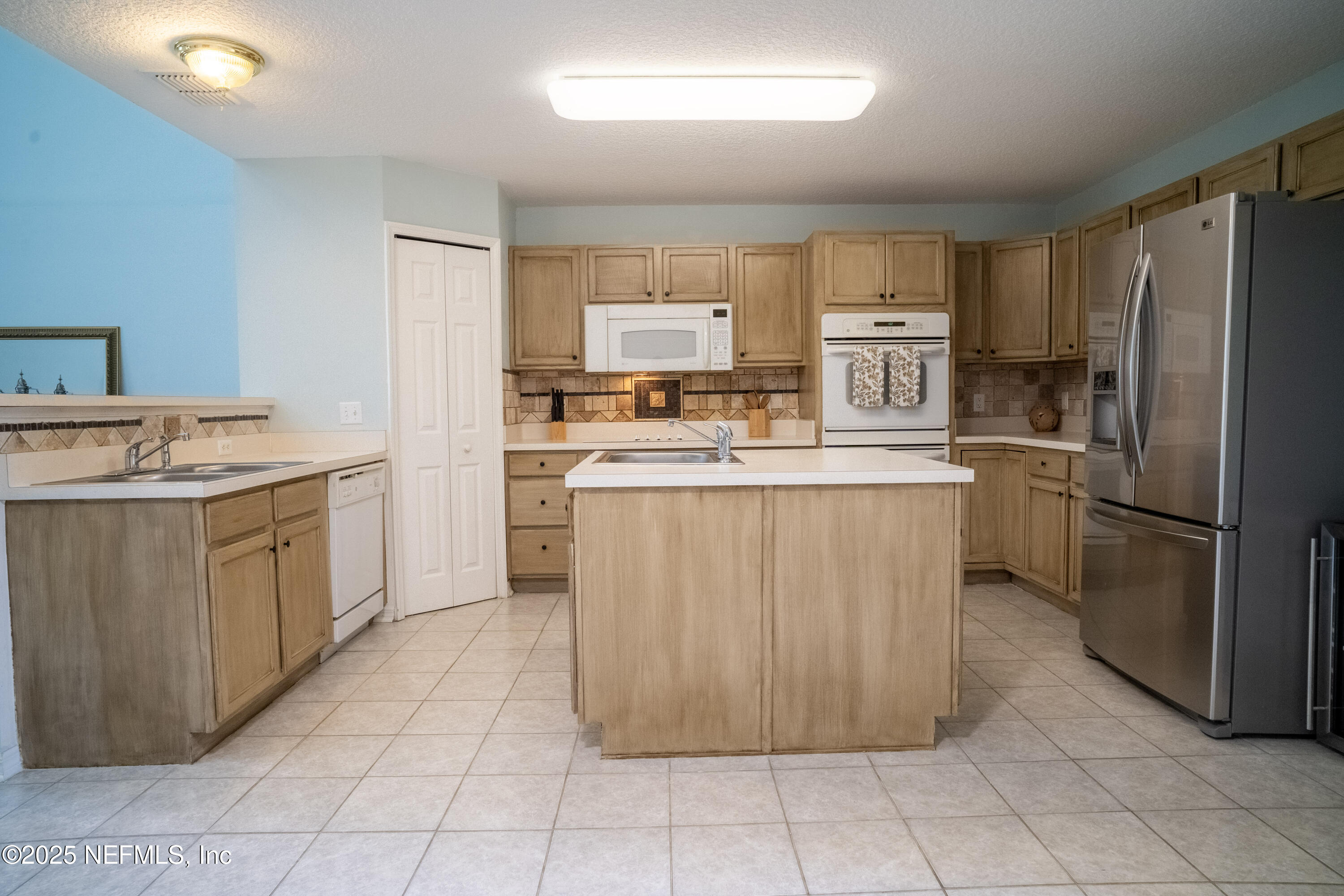 76391 Longleaf Loop Yulee, FL 32097 - Photo 11 of 58 9-_NAL8033-HDR