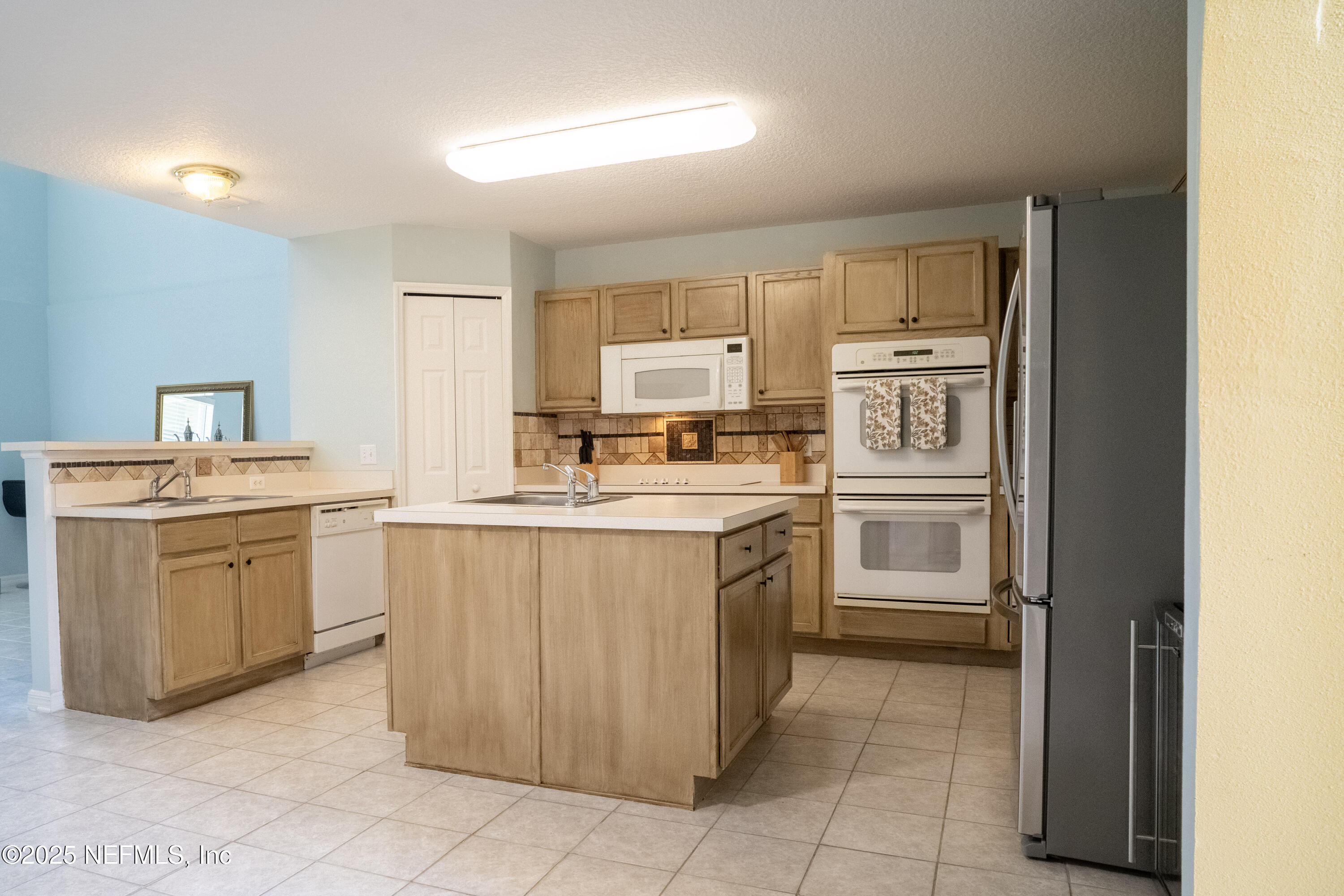 76391 Longleaf Loop Yulee, FL 32097 - Photo 12 of 58 11-_NAL8039-HDR