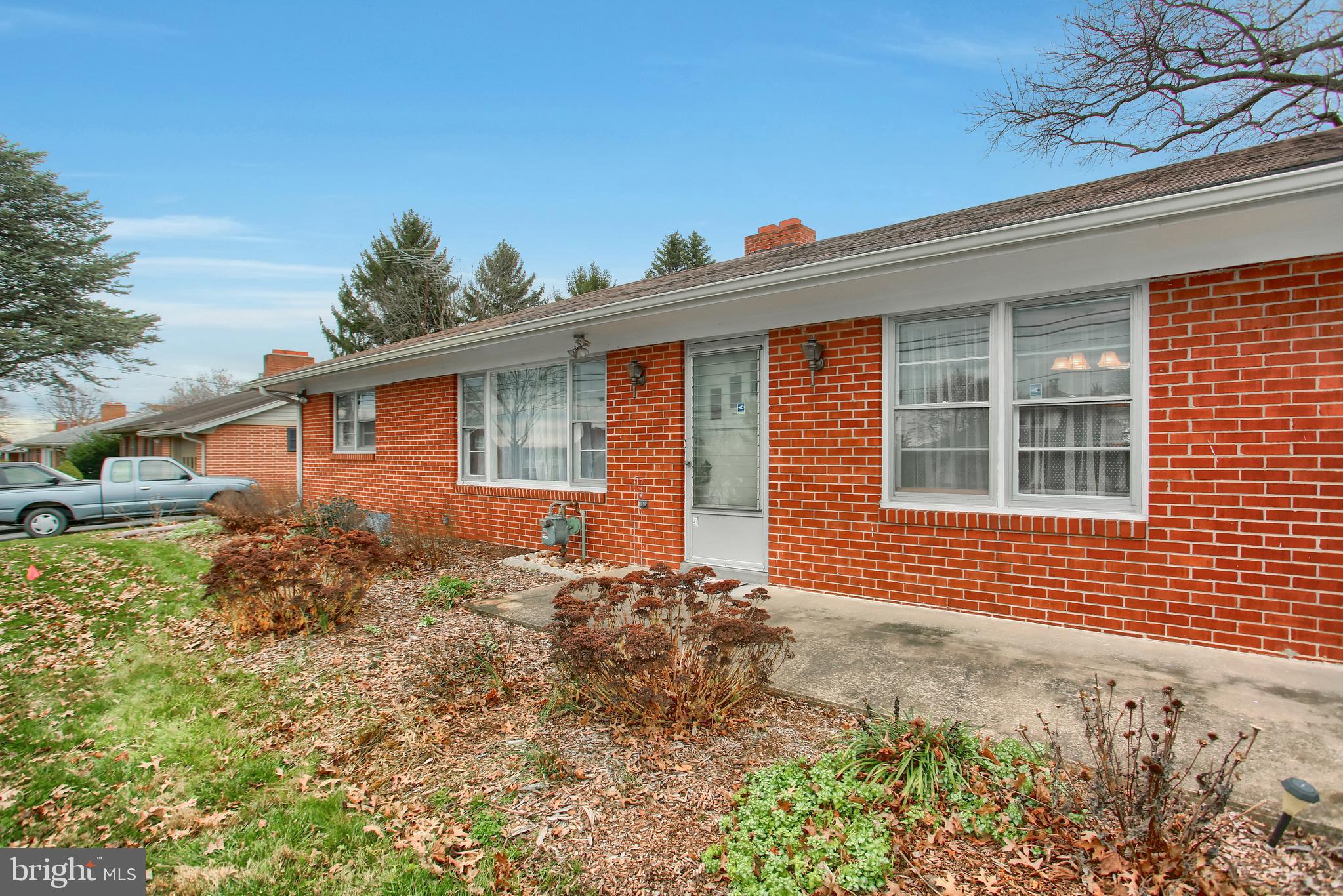 1690 Church Road York, PA 17408 - Photo 4 of 32