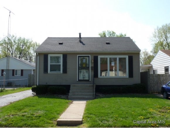 1932 East Watch Avenue Springfield, IL 62702 - Photo 1 of 10