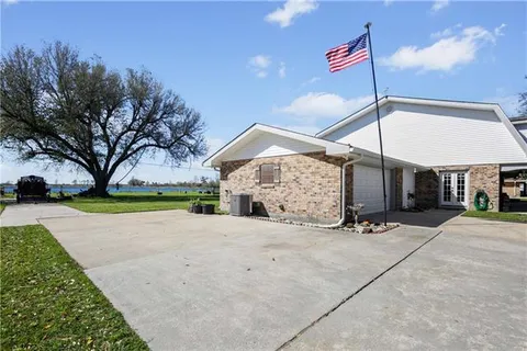 $290,000 | 306 East Woodlawn Ranch Road, Houma, LA 70363