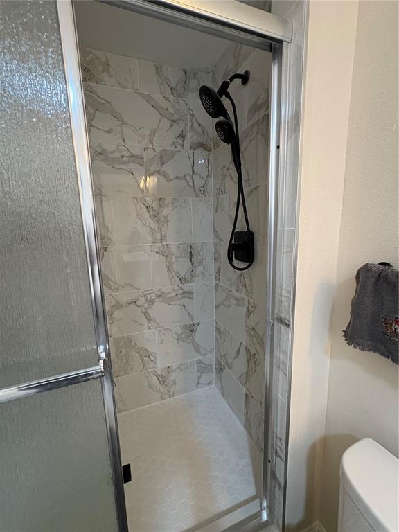 2110 Northwest 100th Street Ocala, FL 34475 - Photo 41 of 44 a bathroom with a shower