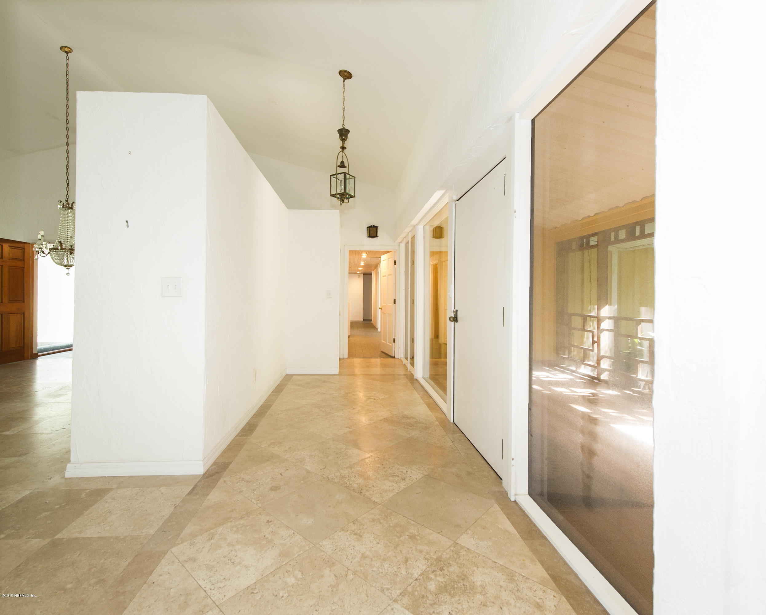 524 Vaill Point Road St. Augustine, FL 32086 - Photo 10 of 50 a view of a hallway
