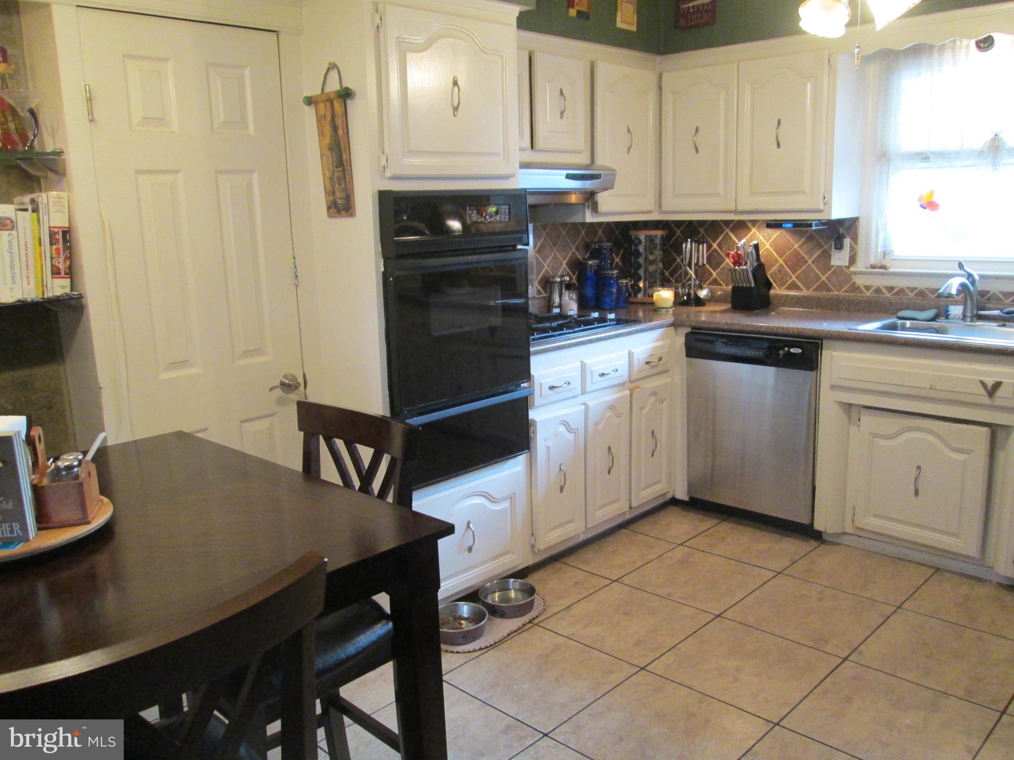 20 Blue Devil Lane Hamilton, NJ 08619 - Photo 4 of 28 Kitchen