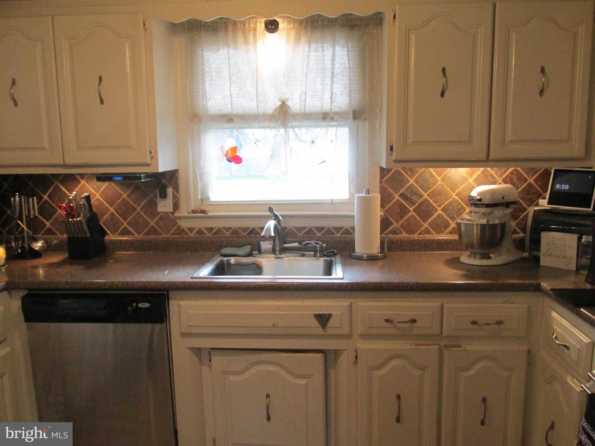 20 Blue Devil Lane Hamilton, NJ 08619 - Photo 6 of 28 Kitchen