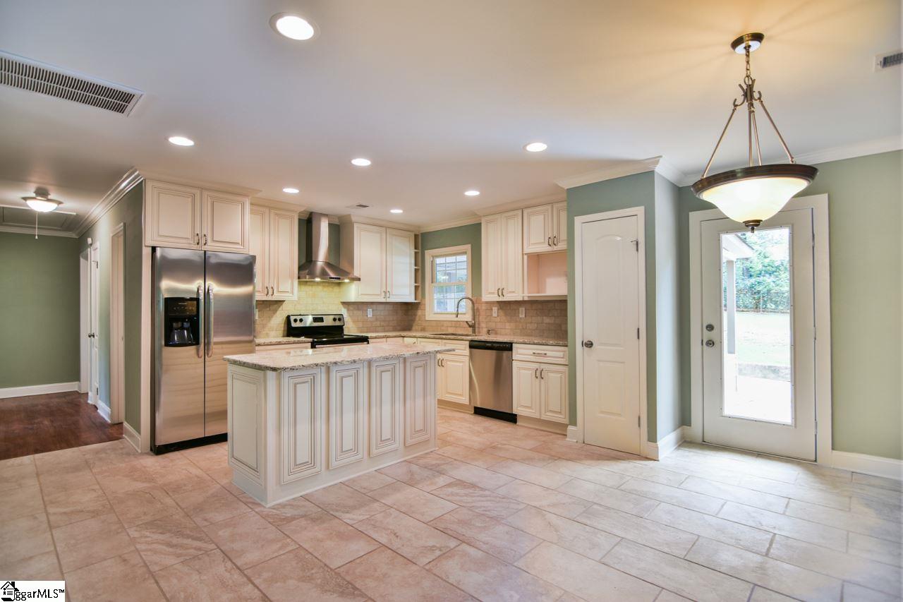 9 Edwards Mill Road Taylors, SC 29687 - Photo 8 of 24 Gallery Image 8
