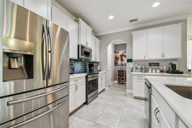 $450,000 | 10512 Scenic Hollow Drive, Riverview, FL 33578