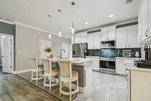 $450,000 | 10512 Scenic Hollow Drive, Riverview, FL 33578