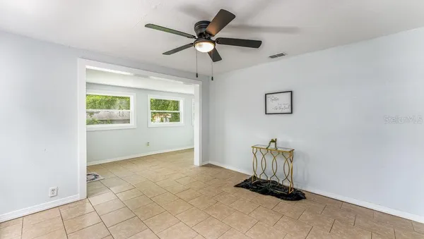 $2,000 | 912 East Carolina Avenue, Deland, FL 32724
