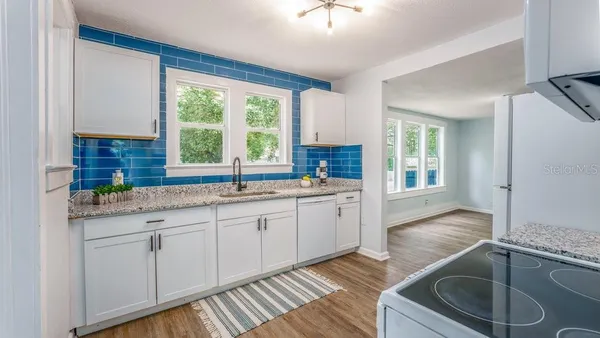 $2,000 | 912 East Carolina Avenue, Deland, FL 32724