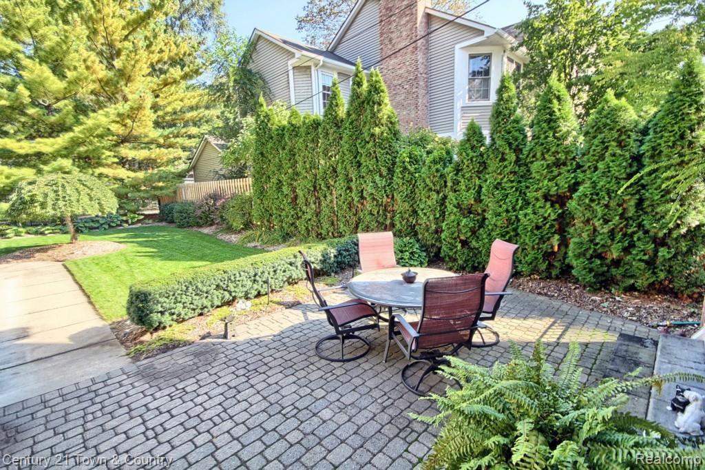 306 Drace Street Rochester, MI 48307 - Photo 25 of 30 Beautiful Backyard with Large Paver Patio
