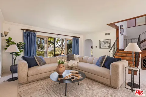 $2,195,000 | 19805 Valley View Drive, Topanga, CA 90290