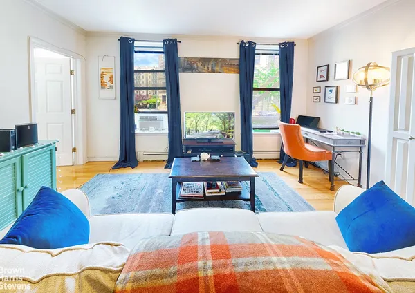 $820,000 | 220 West 111th Street, Unit 2D | Harlem
