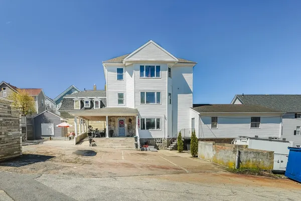 $750,000 | 471-473 Division Street, Fall River, MA 02721