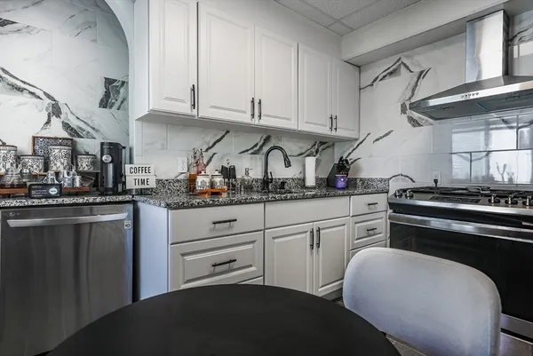 $750,000 | 471-473 Division Street, Fall River, MA 02721