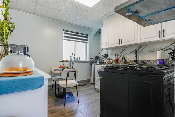 $750,000 | 471-473 Division Street, Fall River, MA 02721