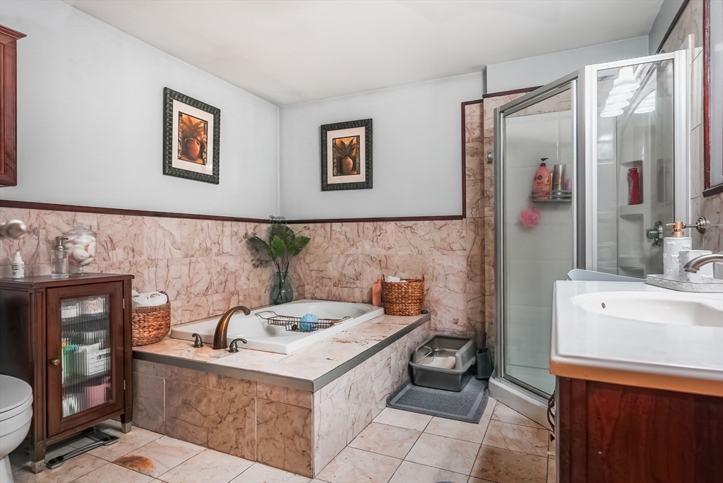 471-473 Division Street Fall River, MA 02721 - Photo 8 of 39