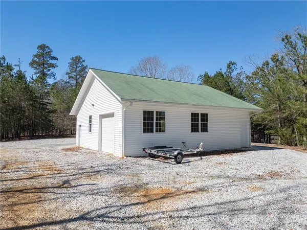 $899,900 | 204 Riverlake Road, Fair Play, SC 29643