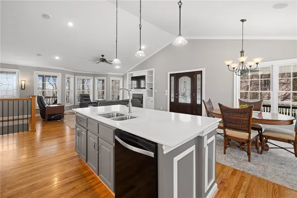 $899,900 | 204 Riverlake Road, Fair Play, SC 29643