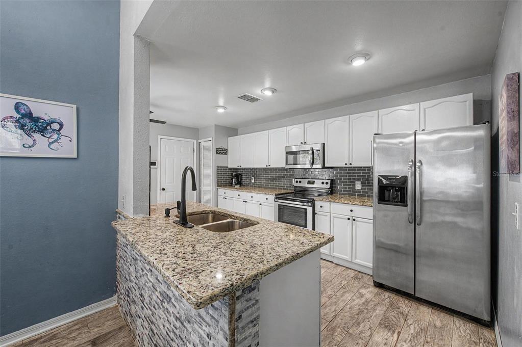 655 Sand Ridge Drive Valrico, FL 33594 - Photo 10 of 36