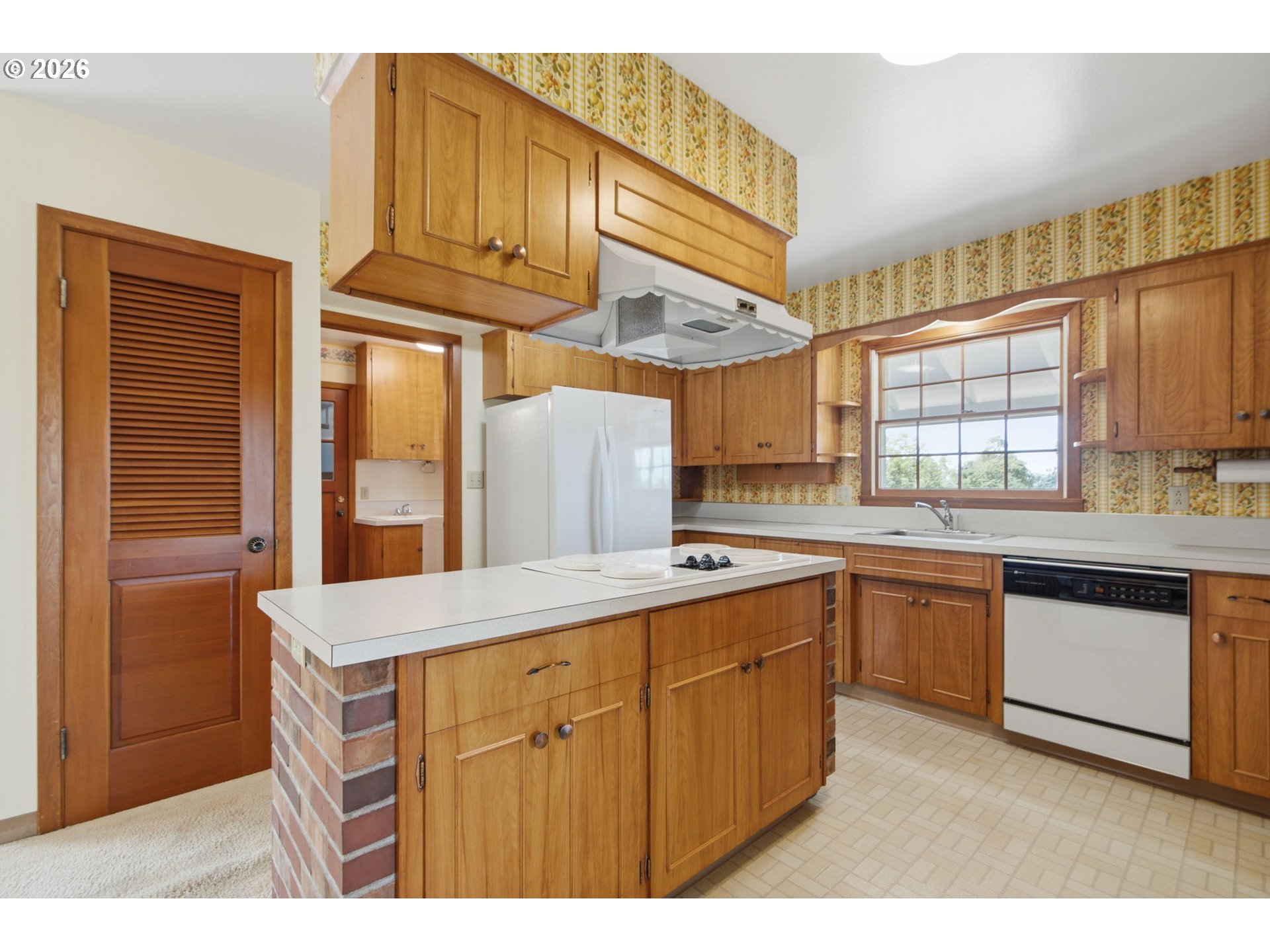 13937 Northwest Springville Road Portland, OR 97229 - Photo 8 of 48