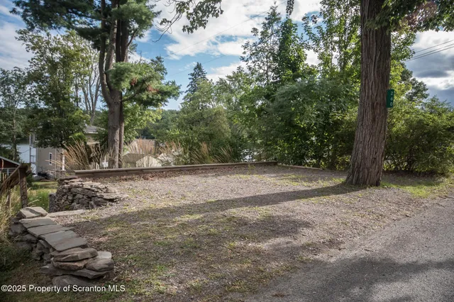 $500,000 | 260 Baylors Lake Road, Fleetville, PA 18420