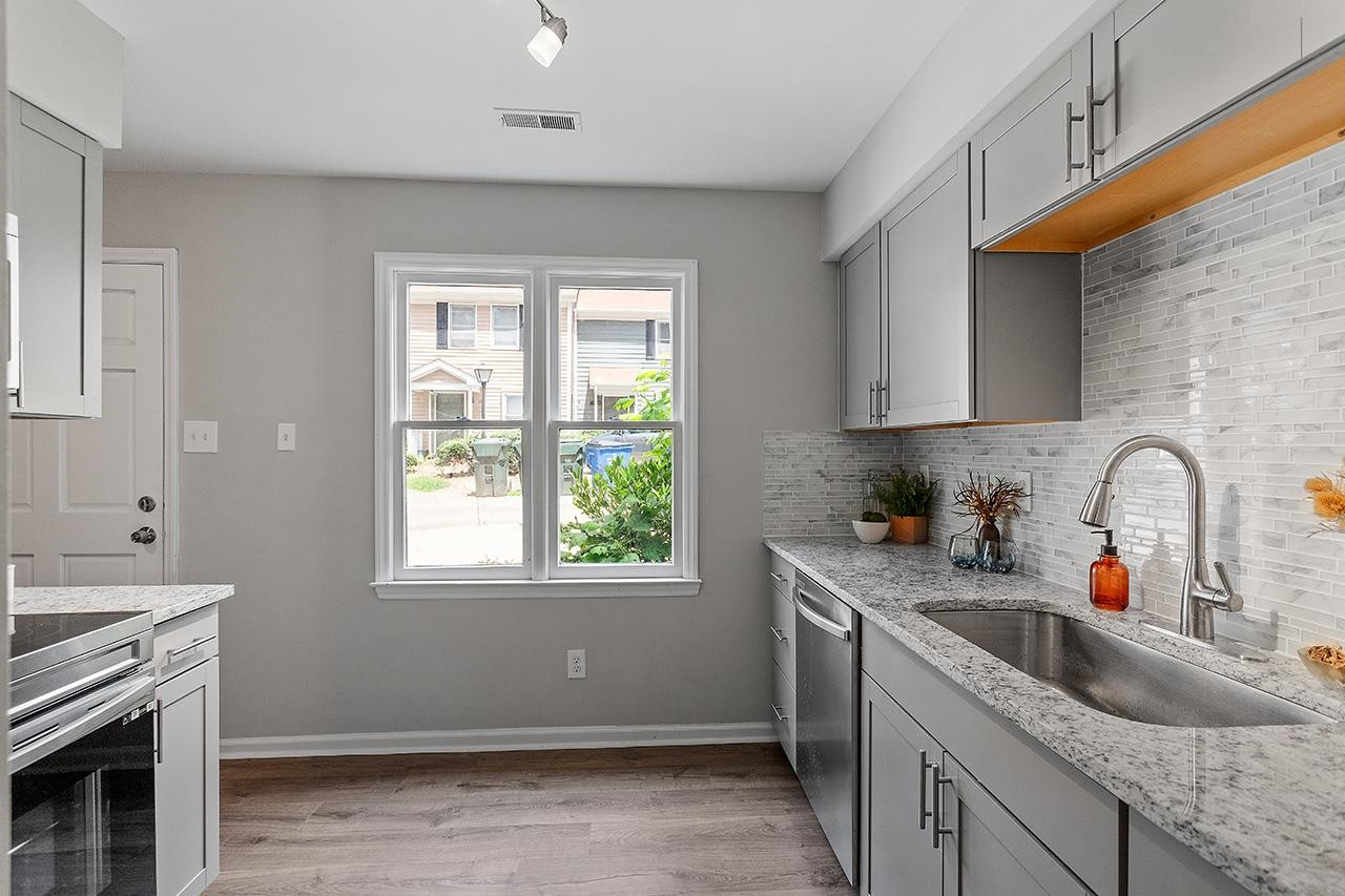 1432 Kent Road Raleigh, NC 27606 - Photo 6 of 27 Photo 6