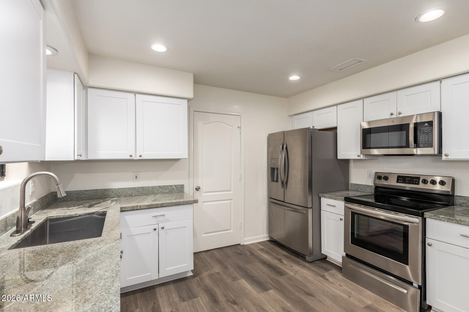 335 South Stardust Lane Apache Junction, AZ 85120 - Photo 2 of 31 19 - Stardust