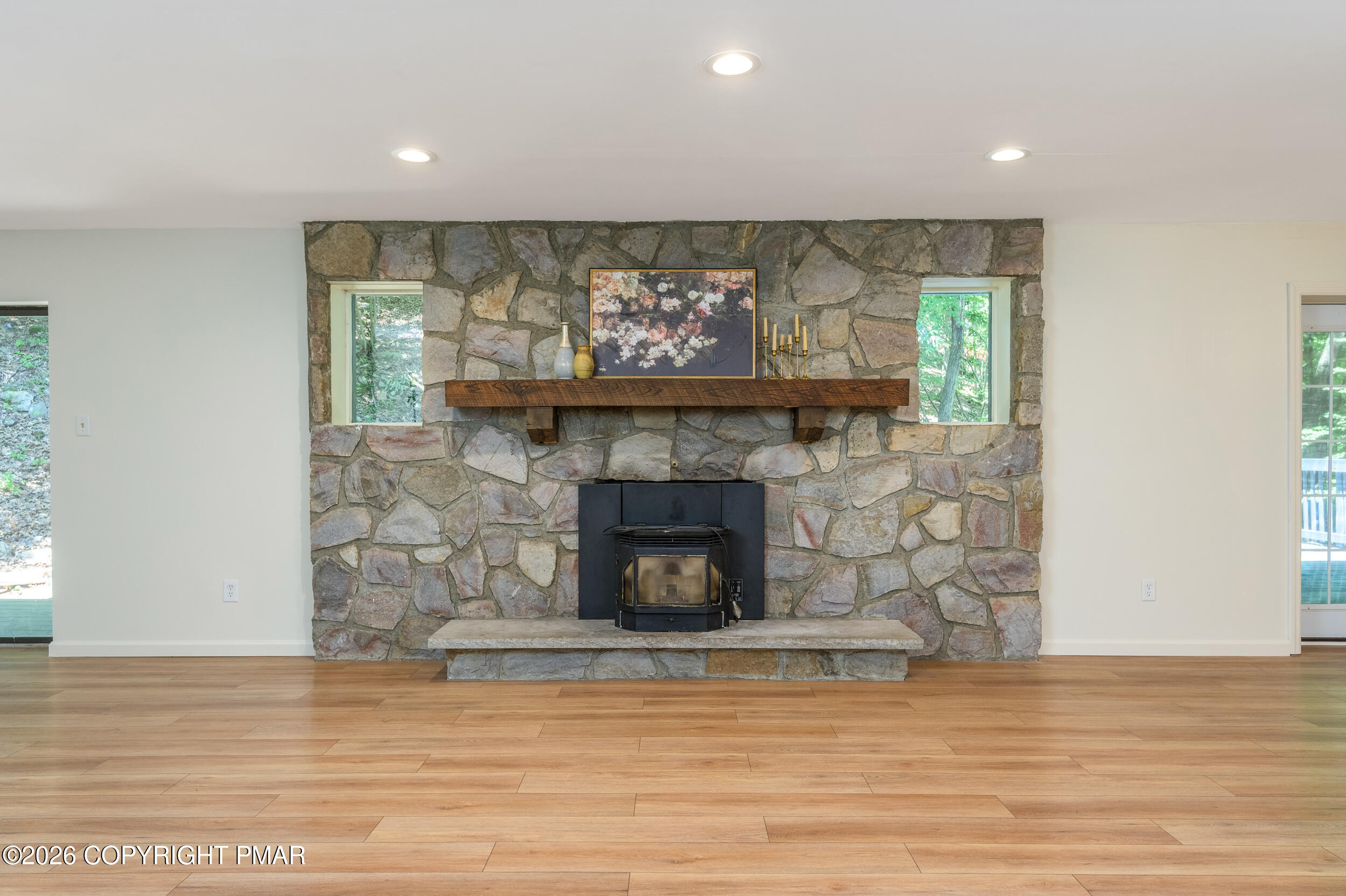 5966 Decker Road Bushkill, PA 18324 - Photo 24 of 38 Living Room