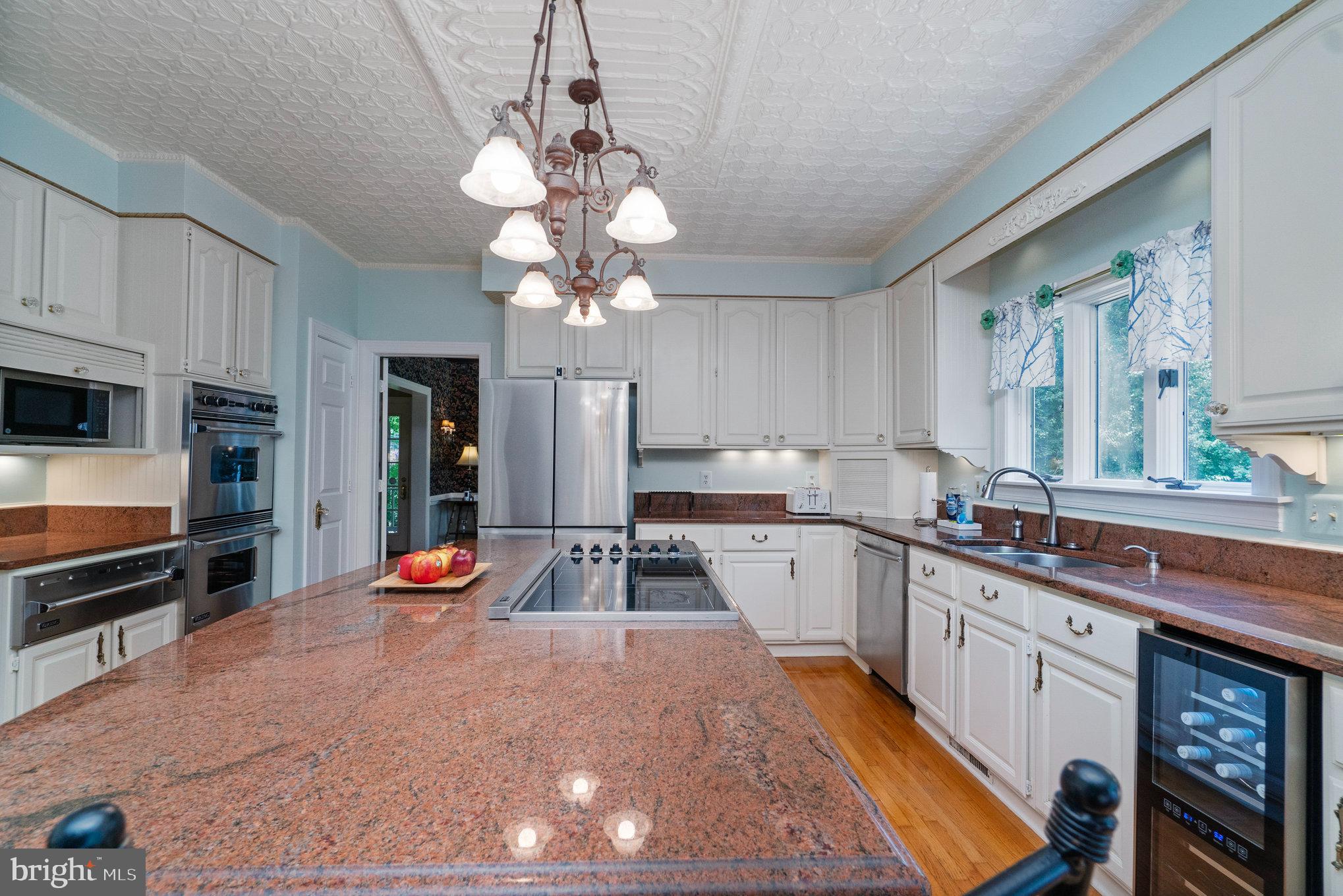 11256 Waples Mill Road Oakton, VA 22124 - Photo 18 of 60