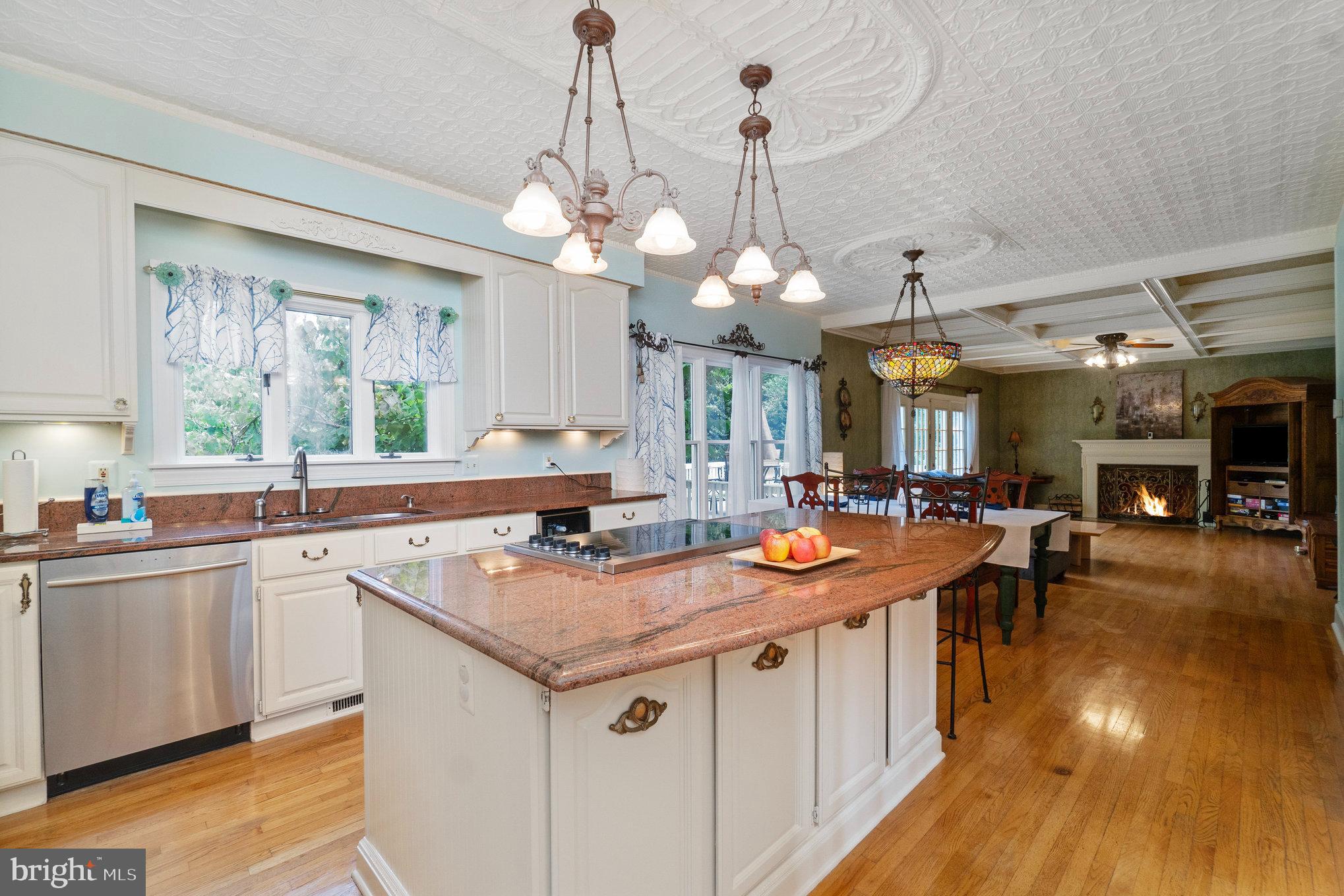 11256 Waples Mill Road Oakton, VA 22124 - Photo 19 of 60