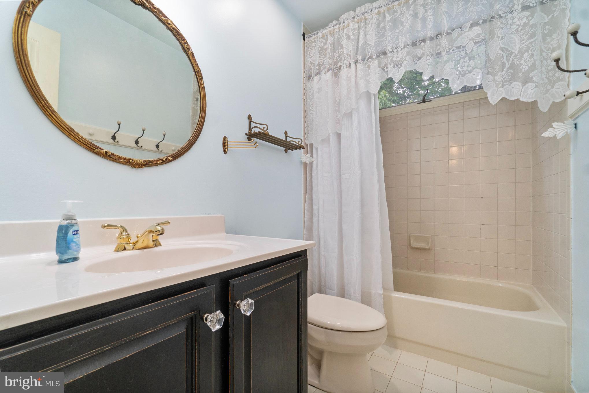 11256 Waples Mill Road Oakton, VA 22124 - Photo 37 of 60