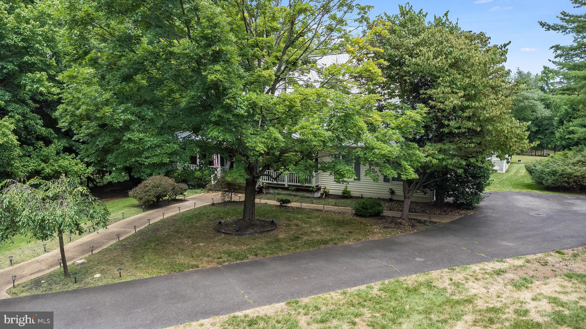 11256 Waples Mill Road Oakton, VA 22124 - Photo 4 of 60