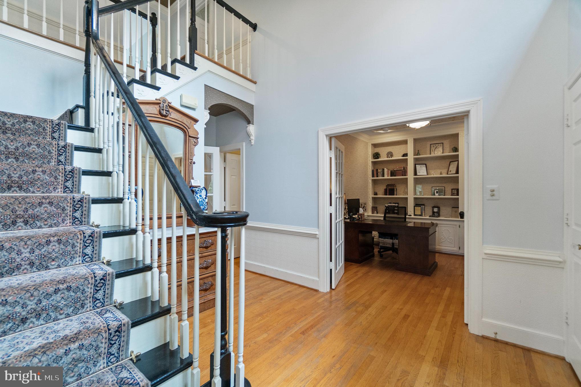 11256 Waples Mill Road Oakton, VA 22124 - Photo 8 of 60