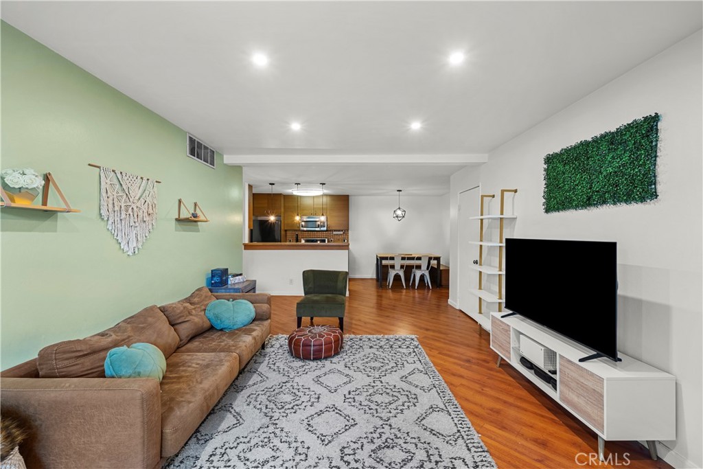 25825 Tournament Road, Unit I9 Valencia, CA 91355 - Photo 10 of 35